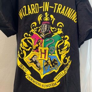 Wizarding World of Harry Potter youth M wizard in training Hogwarts t-shirt